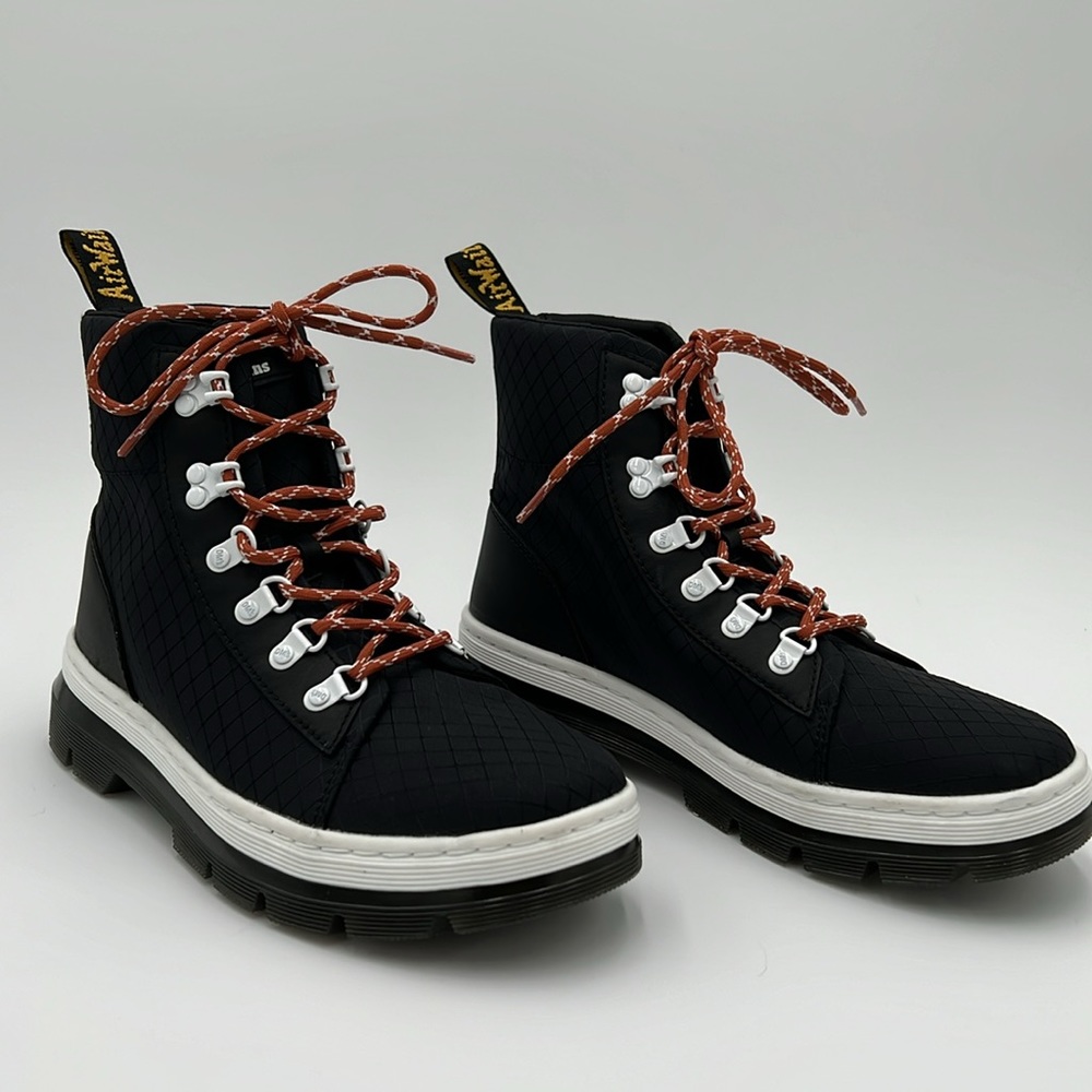 Women’s Dr Marten Combs W Fashion Boot - Picture 3 of 11